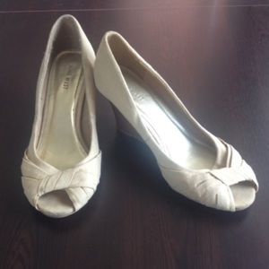 Nine West twist canVas wedge